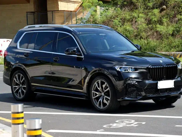 BMW X7 — Фото автомобиля 3