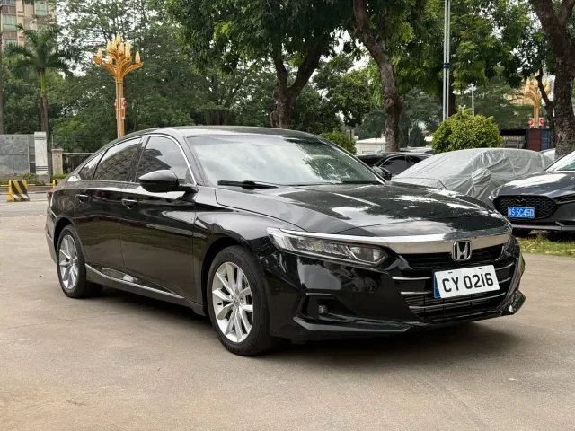 Honda Accord — Фото автомобиля 3