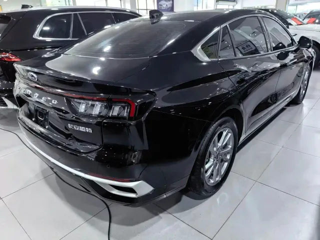 Ford Mondeo — Фото автомобиля 11