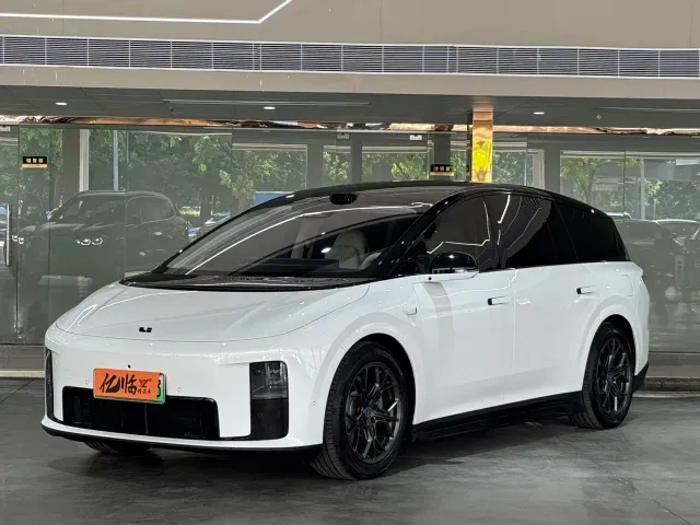 Фотография автомобиля — Li Auto i8
