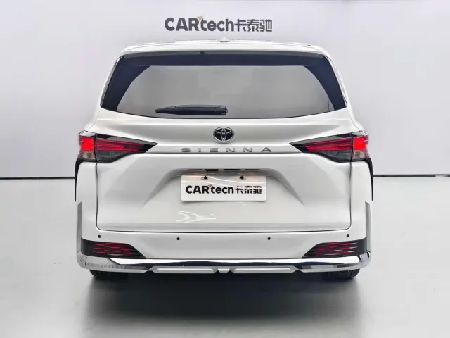 Toyota Sienna — Фото автомобиля 10