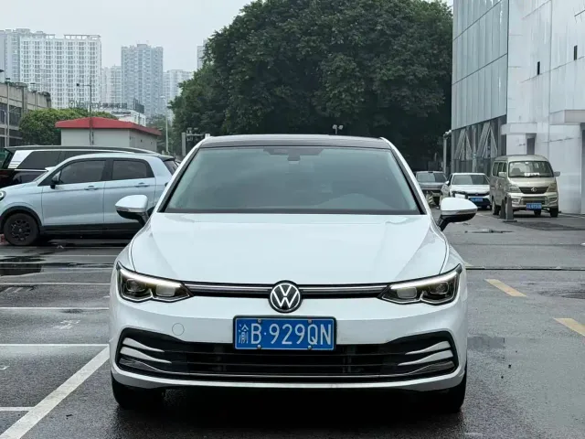 Volkswagen Golf — Фото автомобиля 2