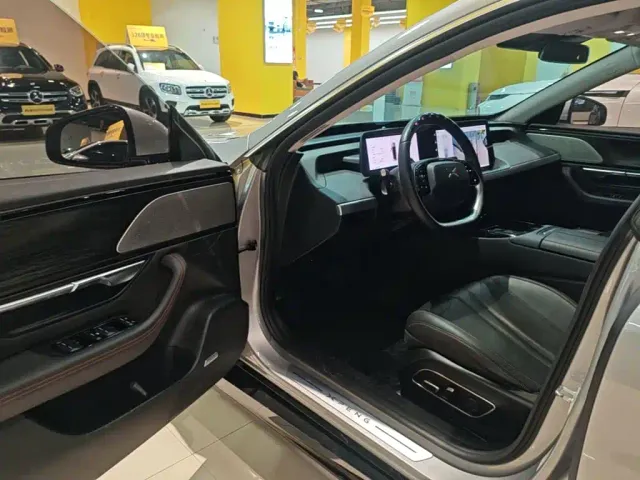 Xpeng P7 — Фото автомобиля 15