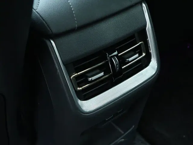 Hongqi H5 — Фото автомобиля 16