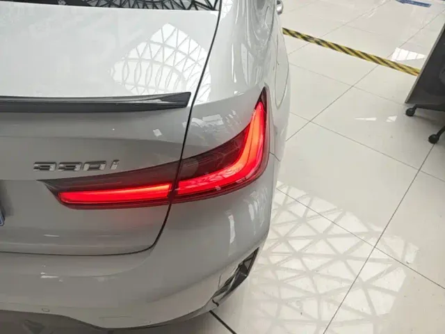 BMW 3 Series — Фото автомобиля 23