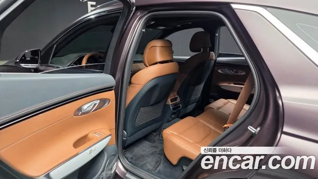 Genesis GV70 — Фото автомобиля 16