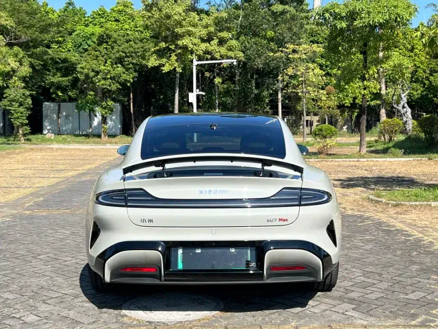 Xiaomi SU7 — Фото автомобиля 9