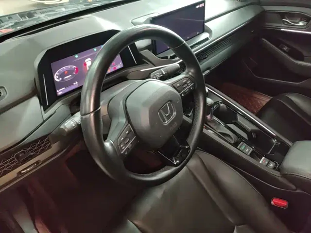 Honda Accord — Фото автомобиля 10