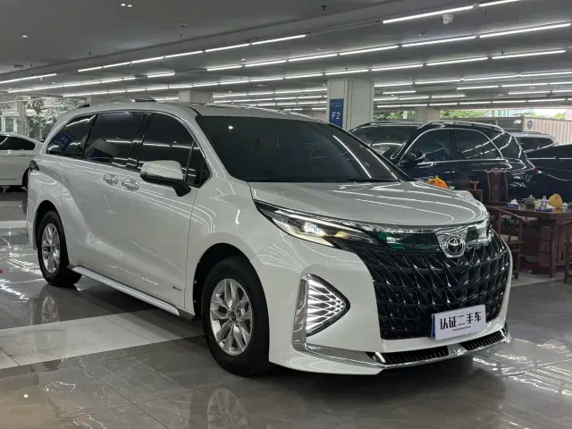Toyota Granvia — Фото автомобиля 3