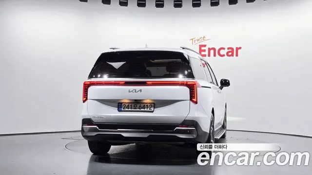 Kia Carnival 4th Gen — Фото автомобиля 4