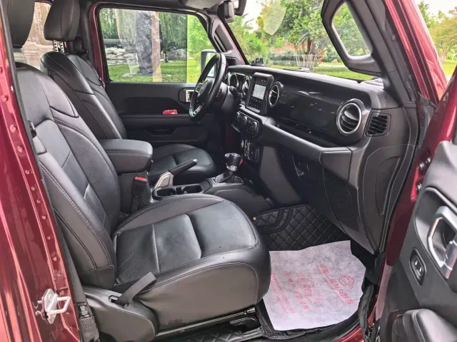 Jeep Wrangler — Фото автомобиля 14