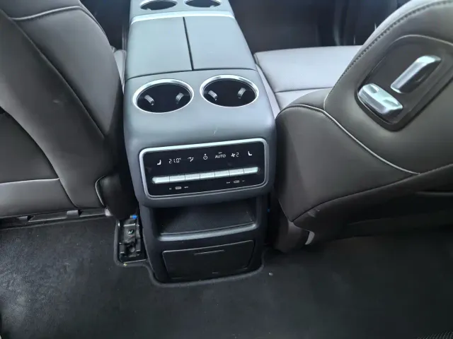 Li Auto L8 — Фото автомобиля 19