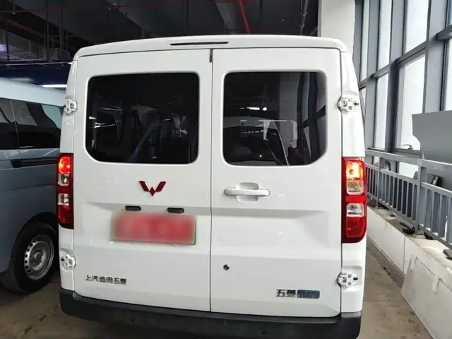 Wuling Yangguang — Фото автомобиля 3