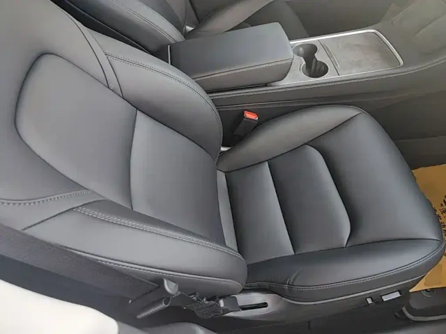 Tesla Model Y — Фото автомобиля 24