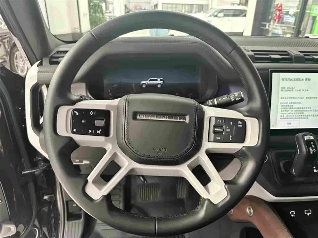 Land Rover Defender — Фото автомобиля 7
