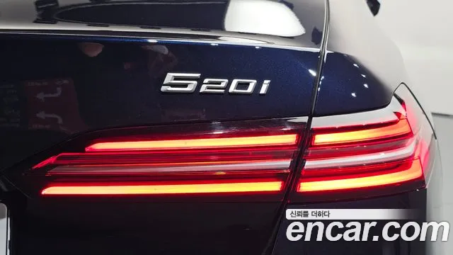 BMW 5 Series — Фото автомобиля 8