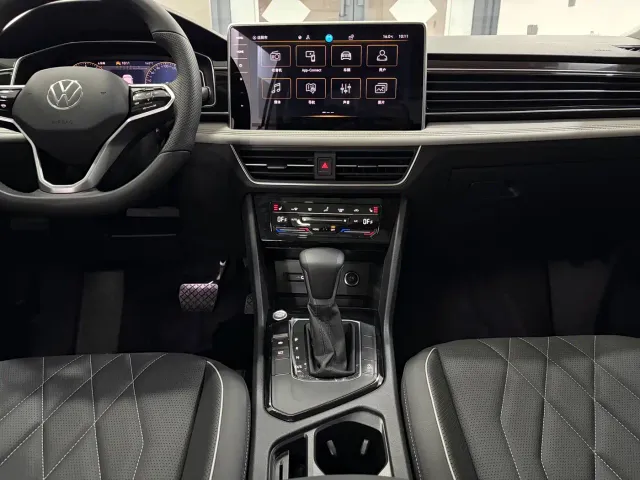 Volkswagen Tiguan L — Фото автомобиля 9