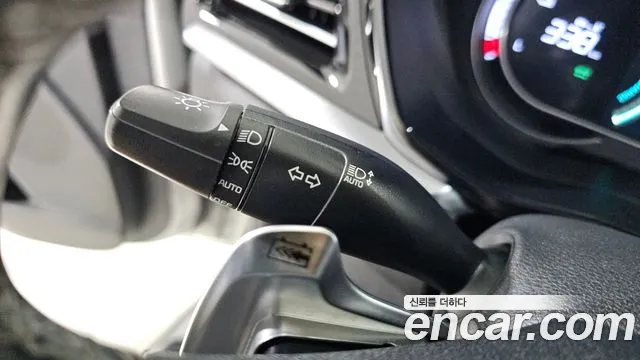 Kia Niro — Фото автомобиля 30