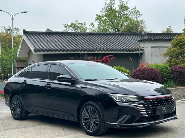 Dongfeng Yixuan MAX — Фото автомобиля 3