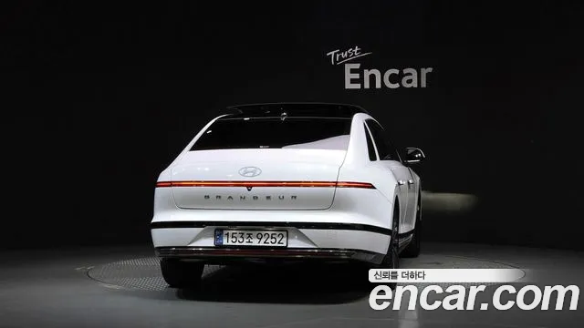 Hyundai Grandeur GN7 — Фото автомобиля 4