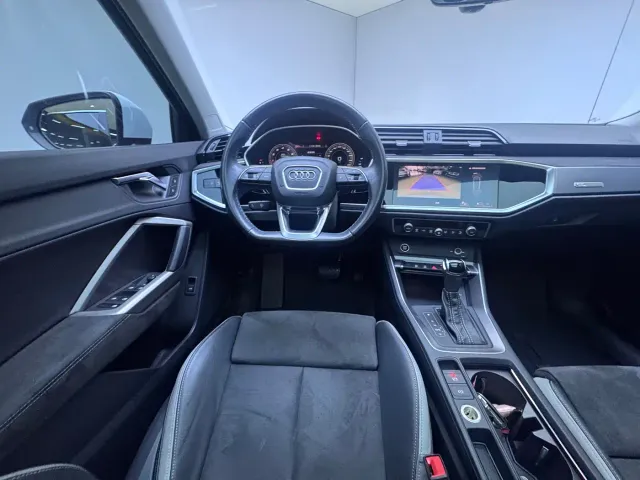 Audi Q3 — Фото автомобиля 11