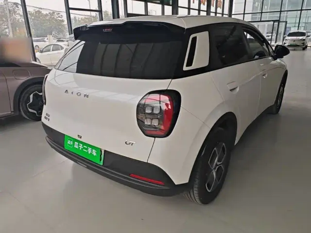 GAC Aion UT — Фото автомобиля 6