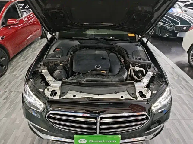 Mercedes-Benz E-Class — Фото автомобиля 19