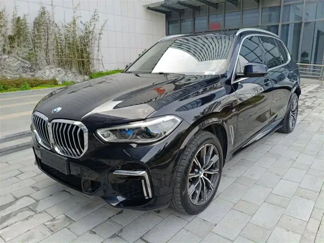 Фотография автомобиля — BMW X5