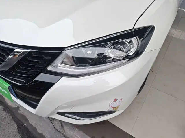 Nissan Tiida — Фото автомобиля 23