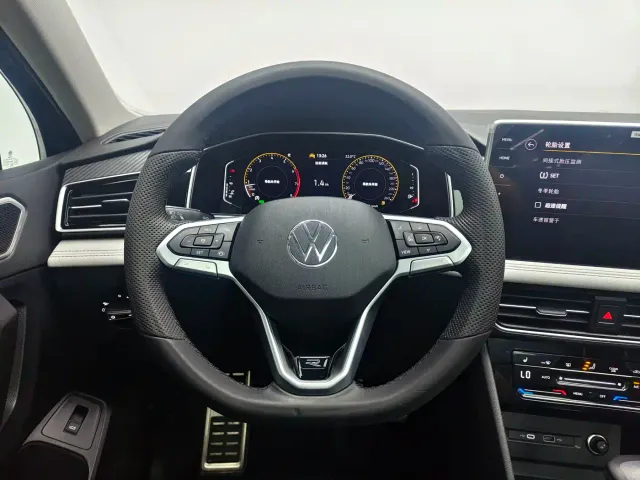 Volkswagen Tiguan L — Фото автомобиля 13