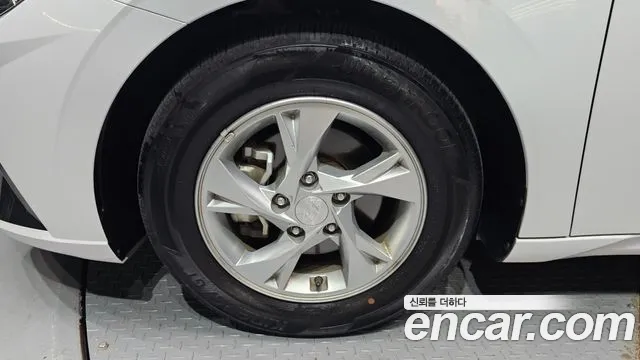 Hyundai AVANTE Avante (CN7) — Фото автомобиля 5