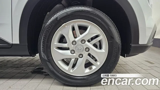 Hyundai Venue — Фото автомобиля 5