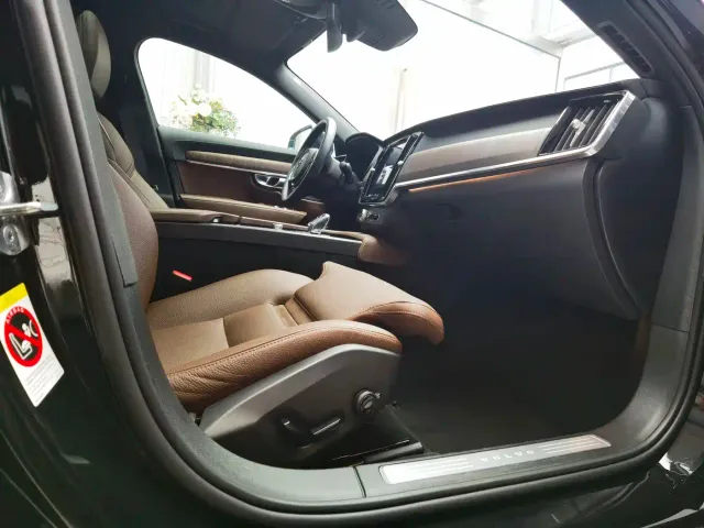 Volvo S90 — Фото автомобиля 13