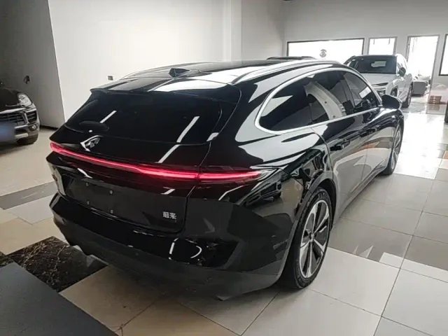 Nio ET5 Touring — Фото автомобиля 6