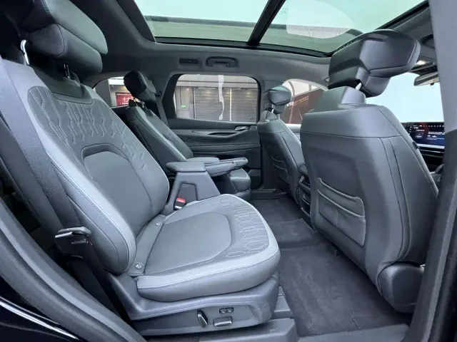 Ford Edge — Фото автомобиля 8