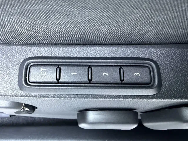 Volkswagen Golf — Фото автомобиля 10