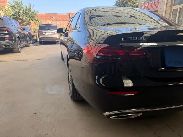 Mercedes-Benz E-Class — Фото автомобиля 6