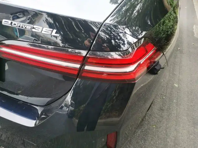 BMW i5 — Фото автомобиля 7