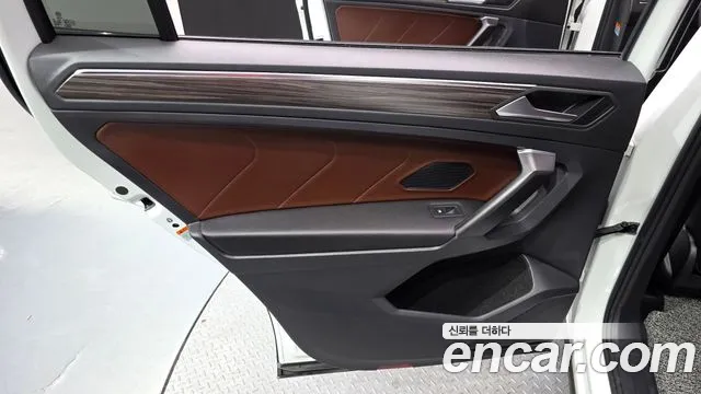 Volkswagen Tiguan — Фото автомобиля 14