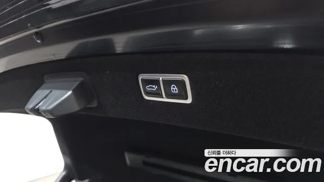 Genesis G90 — Фото автомобиля 30