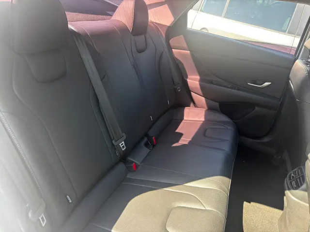 Hyundai Elantra — Фото автомобиля 9