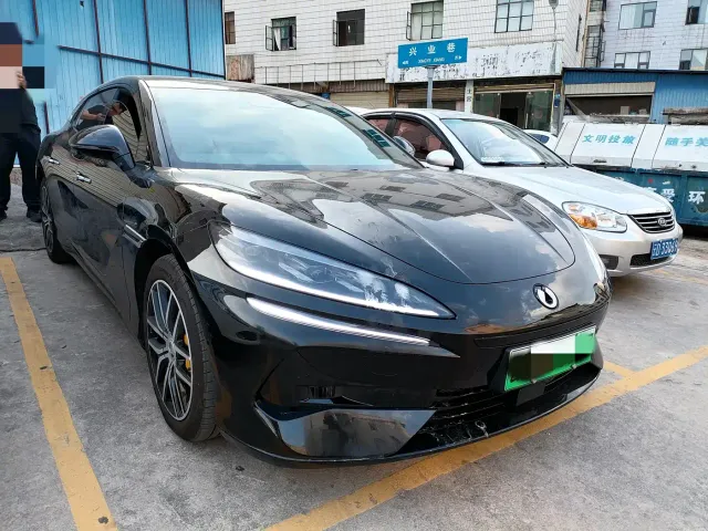 Denza Z9GT — Фото автомобиля 3