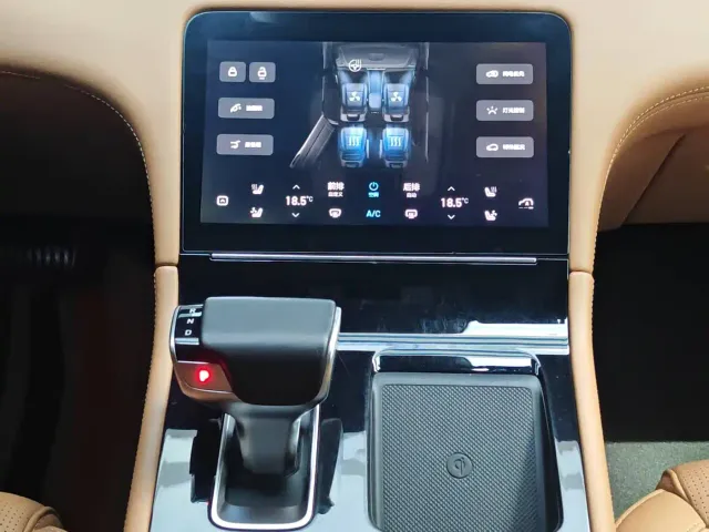 Li Auto ONE — Фото автомобиля 12