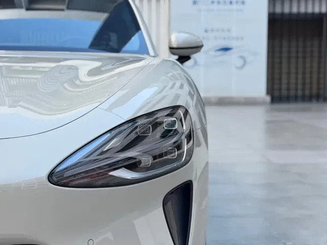 Xiaomi SU7 — Фото автомобиля 4