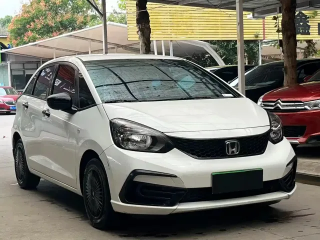 Honda Fit — Фото автомобиля 3