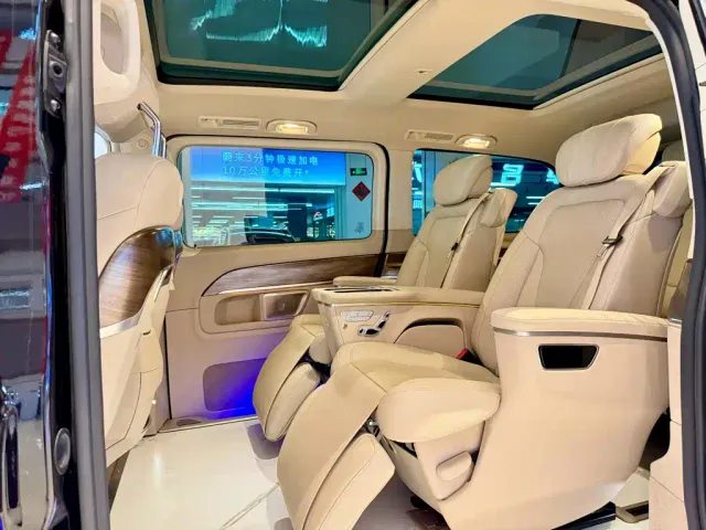 Mercedes-Benz V-Class — Фото автомобиля 11