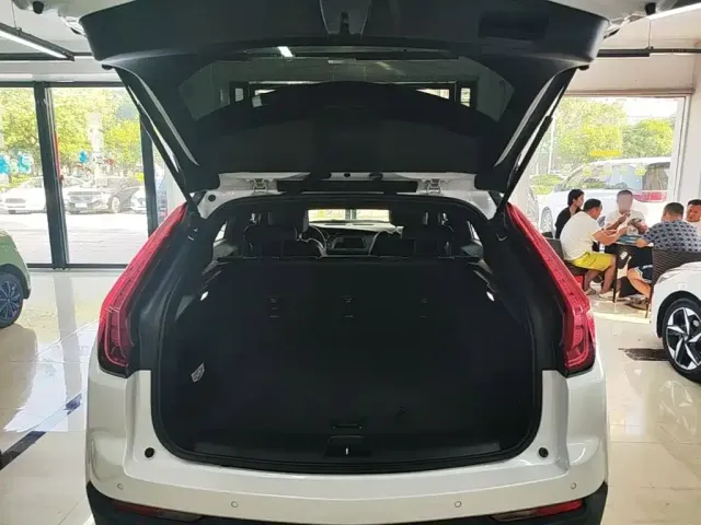 Cadillac XT4 — Фото автомобиля 18