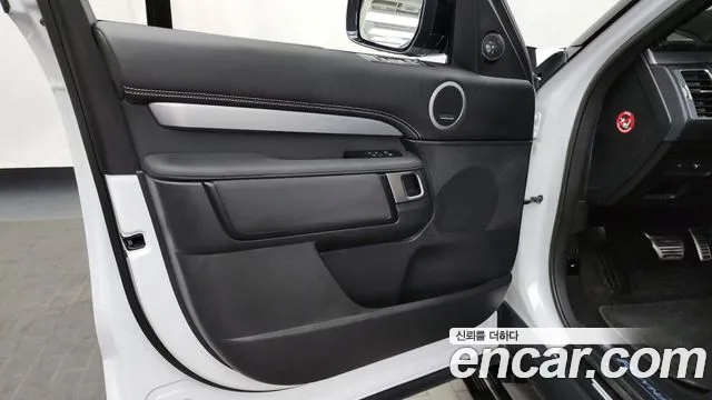 Land Rover Discovery — Фото автомобиля 22