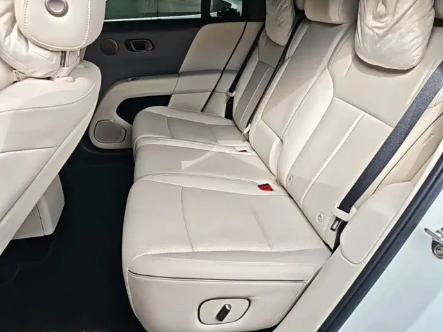 Li Auto i6 — Фото автомобиля 21