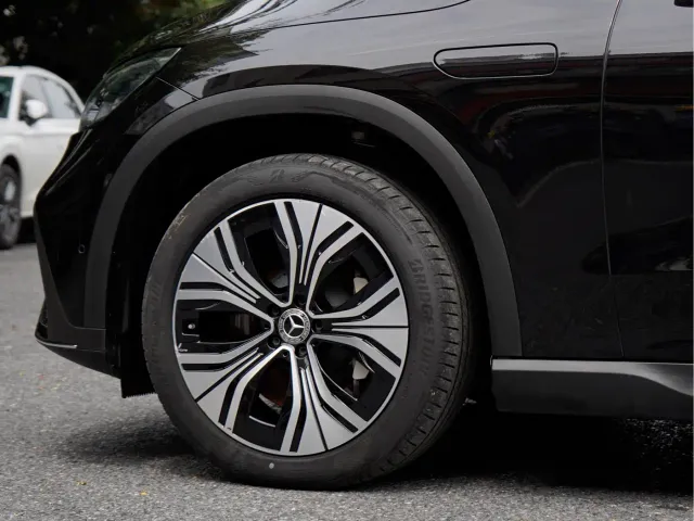 Mercedes-Benz EQE SUV — Фото автомобиля 8